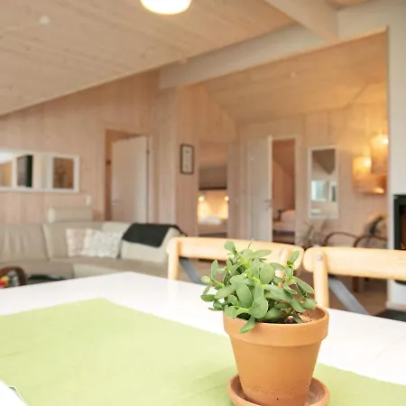 6 Person Holiday In Lb K
